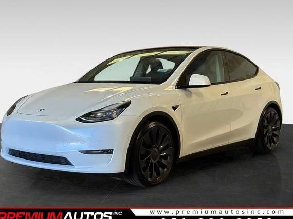 TESLA MODEL Y 2020 5YJYGDEF3LF053784 image
